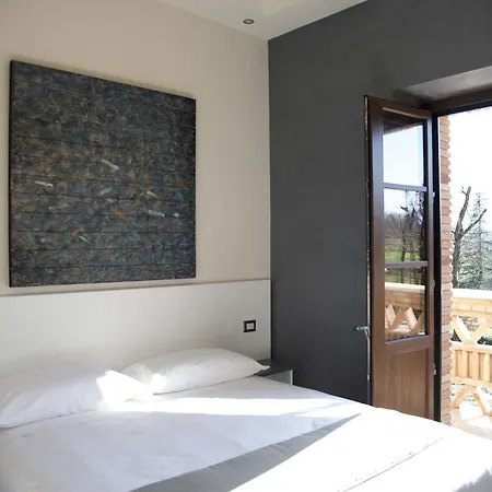 La Tenuta Di Trimalcione Farm stay Pofi