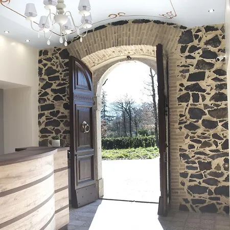 La Tenuta Di Trimalcione * Pofi